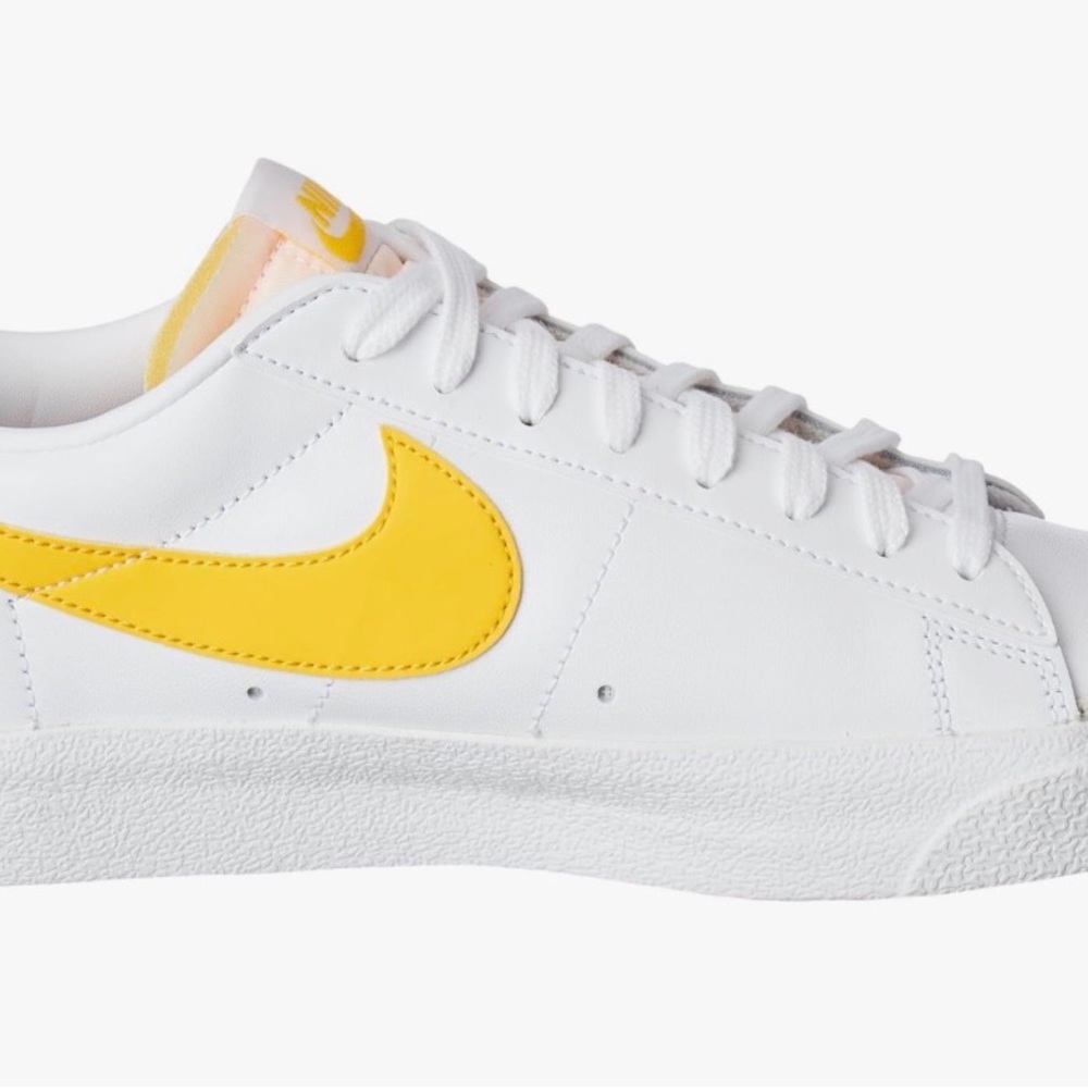 Nike Blazer Low ‘77 Vintage White Sneakers with Yellow Swoosh - Picture 2 of 4